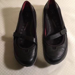 Hush Puppies - Zen Mary Jane Black Leather Flats